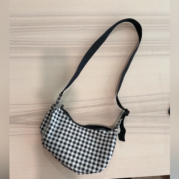 BAGGU Handbags - Baggu Small Crescent Black & White Gingham